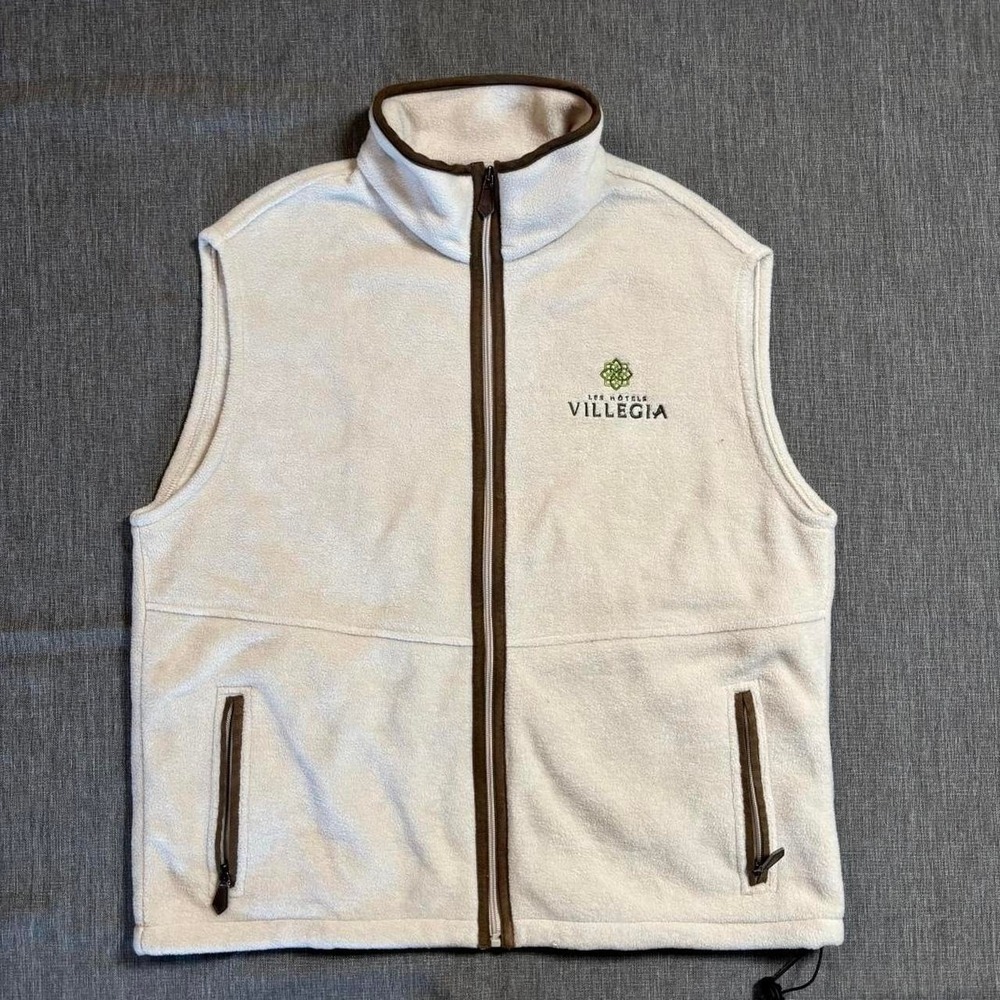 Cream fleece vest with brown accents and zipper pockets - L